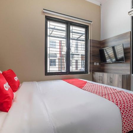 Telukjambe Oyo Life 3246 Walnut Inn G-10 מראה חיצוני תמונה